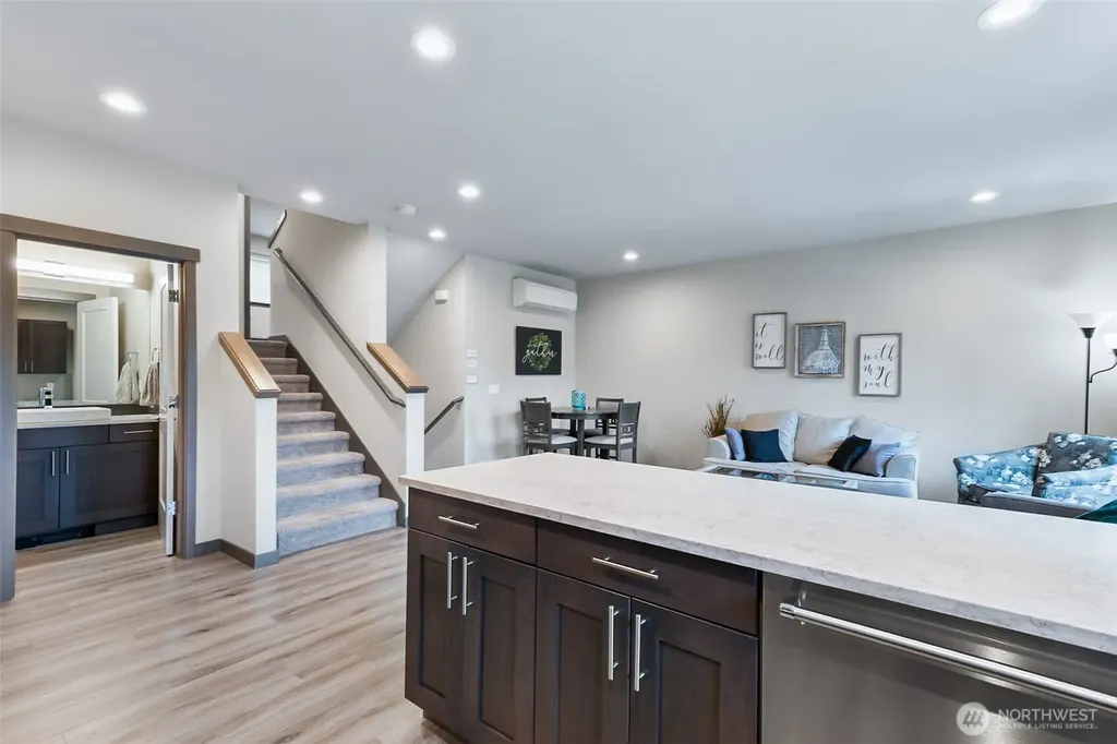 14906 Manor Way Lynnwood WA 98087
