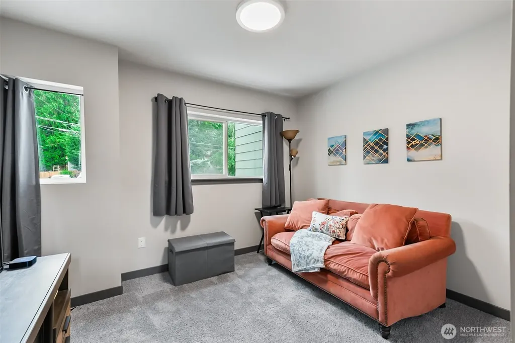 14906 Manor Way Lynnwood WA 98087