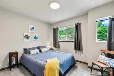 14906 Manor Way Lynnwood WA 98087