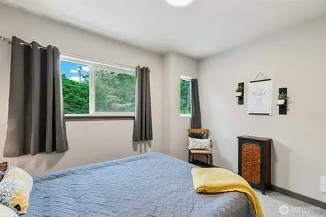 14906 Manor Way Lynnwood WA 98087
