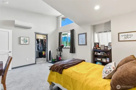 14906 Manor Way Lynnwood WA 98087