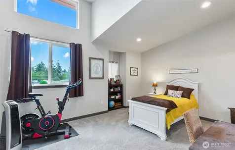 14906 Manor Way Lynnwood WA 98087