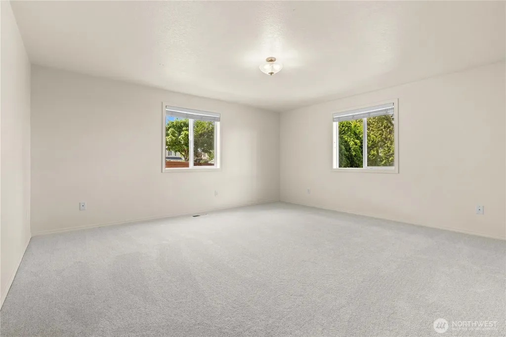 7101 33rd Way NE Lacey WA 98516