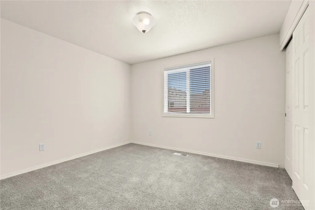 7101 33rd Way NE Lacey WA 98516