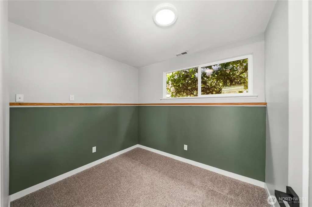 9437 NE 126th Place Kirkland WA 98034