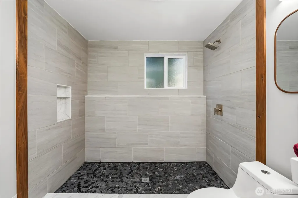9437 NE 126th Place Kirkland WA 98034