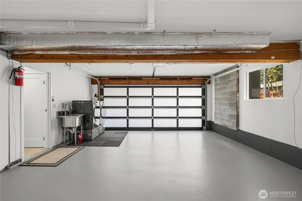 9437 NE 126th Place Kirkland WA 98034