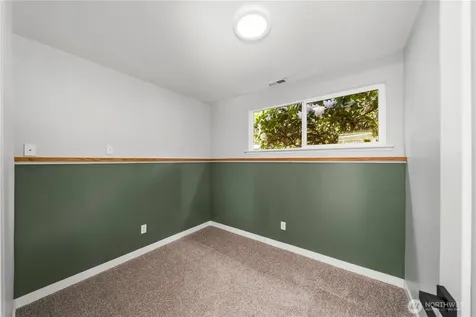 9437 NE 126th Place Kirkland WA 98034