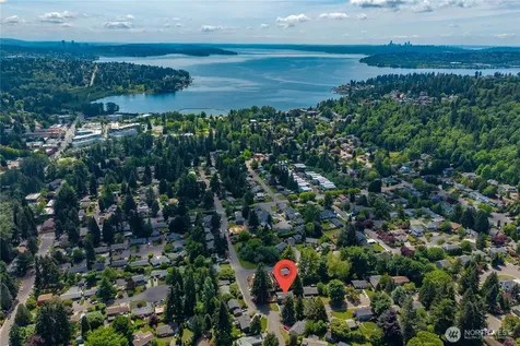 9437 NE 126th Place Kirkland WA 98034