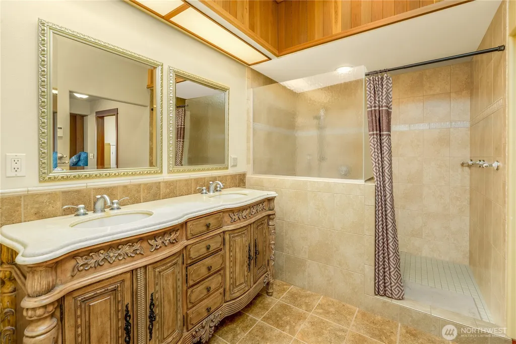 2463 E Sequim Bay Road Sequim WA 98382