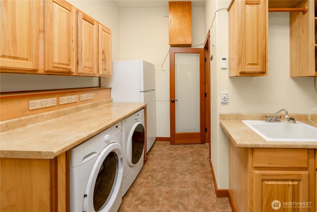 2463 E Sequim Bay Road Sequim WA 98382
