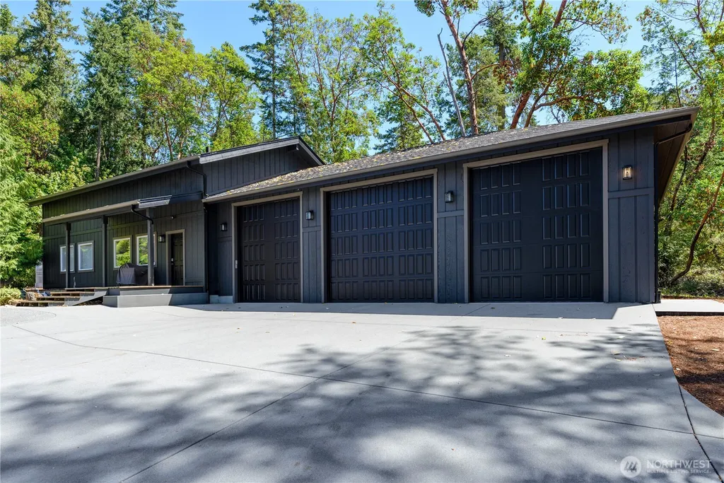 2463 E Sequim Bay Road Sequim WA 98382
