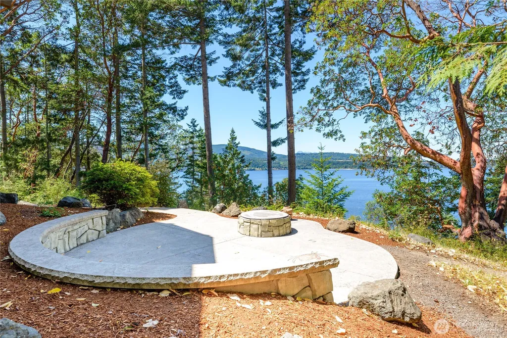 2463 E Sequim Bay Road Sequim WA 98382