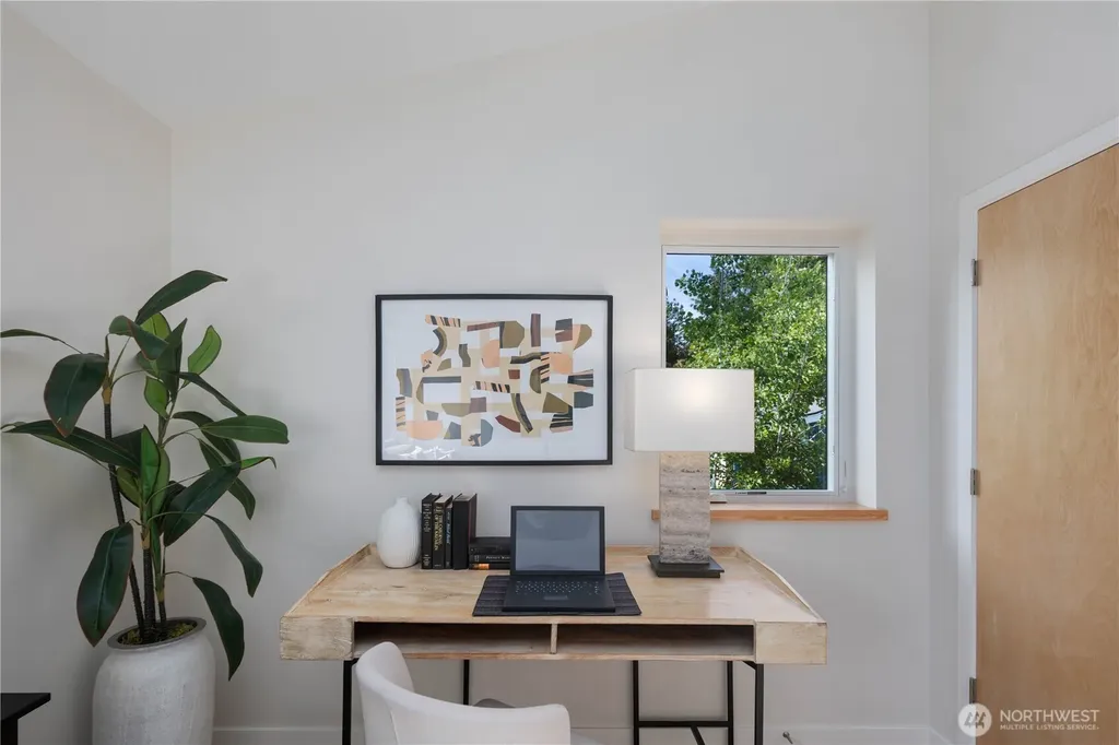 8625 30th Avenue SW Seattle WA 98126