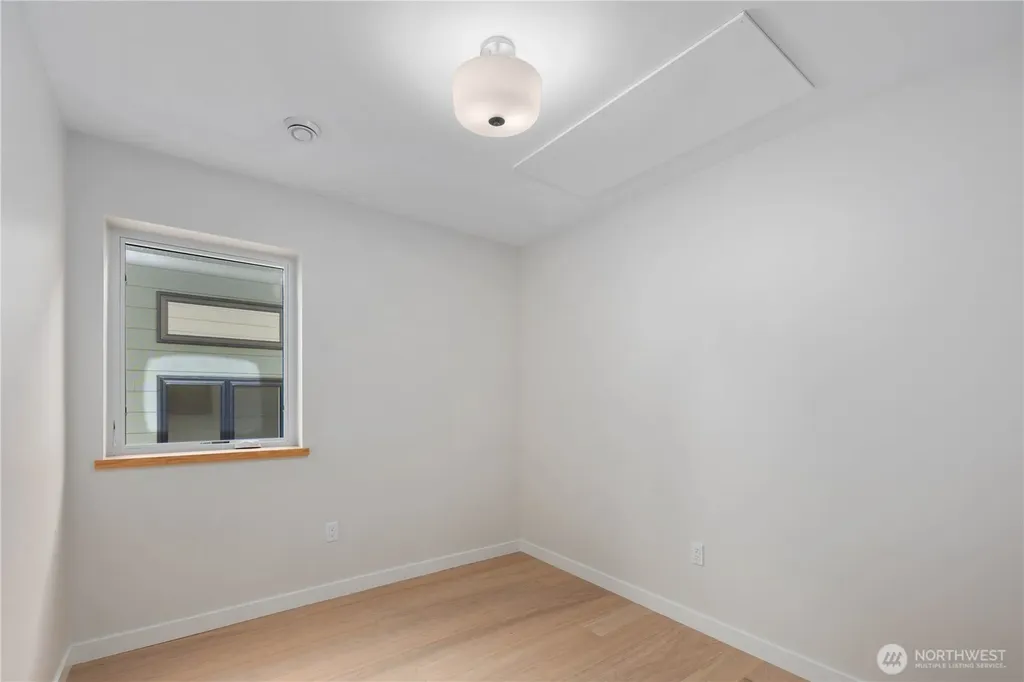8625 30th Avenue SW Seattle WA 98126