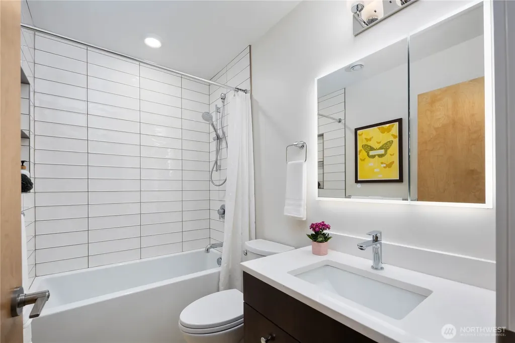 8625 30th Avenue SW Seattle WA 98126