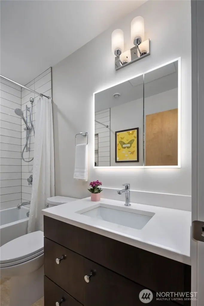 8625 30th Avenue SW Seattle WA 98126
