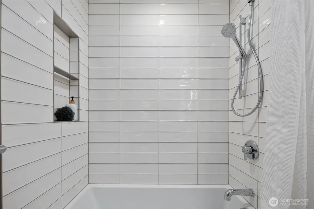 8625 30th Avenue SW Seattle WA 98126