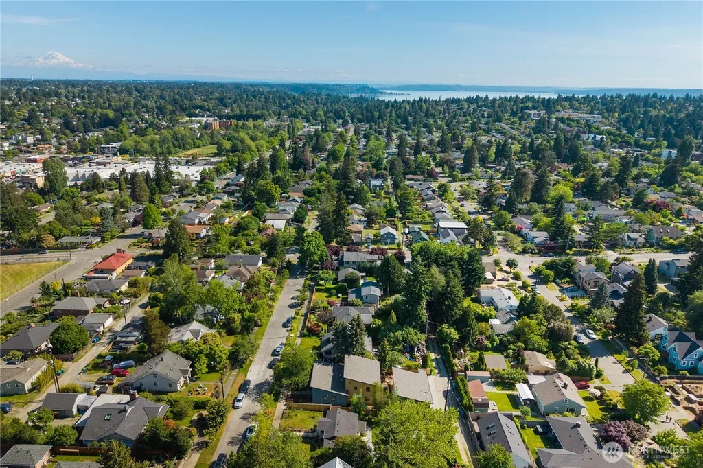 8625 30th Avenue SW Seattle WA 98126