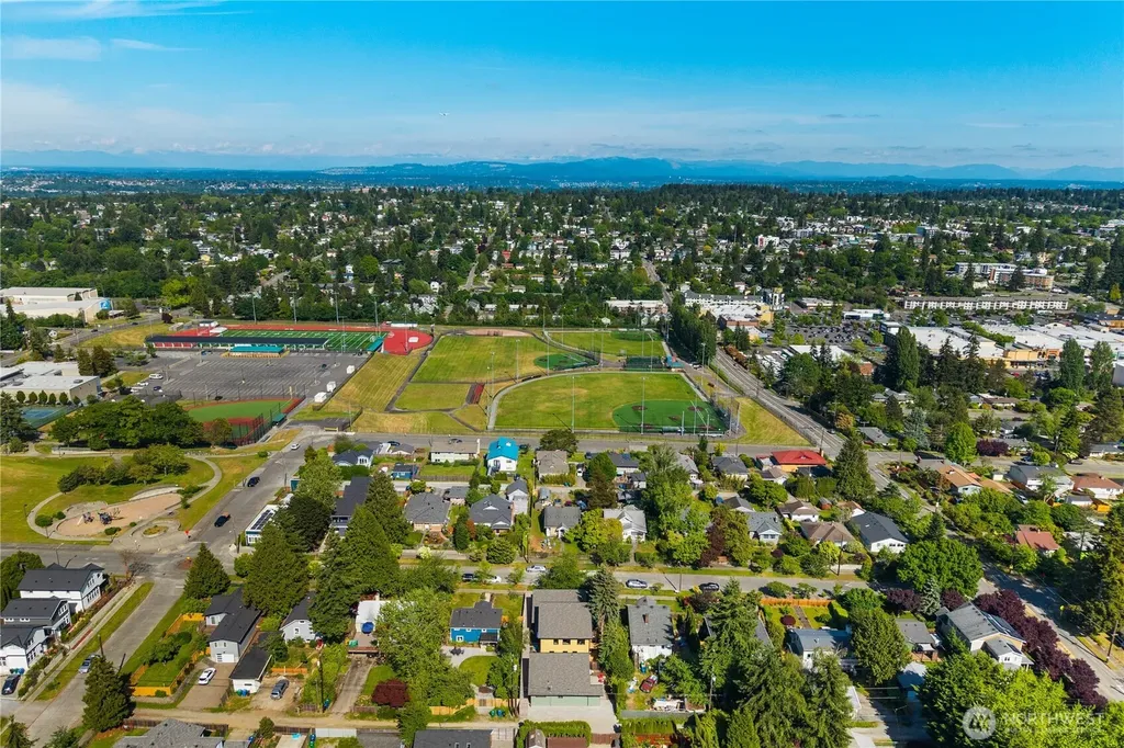 8625 30th Avenue SW Seattle WA 98126