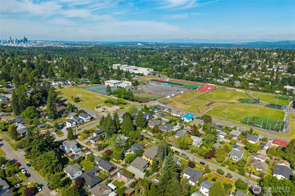 8625 30th Avenue SW Seattle WA 98126