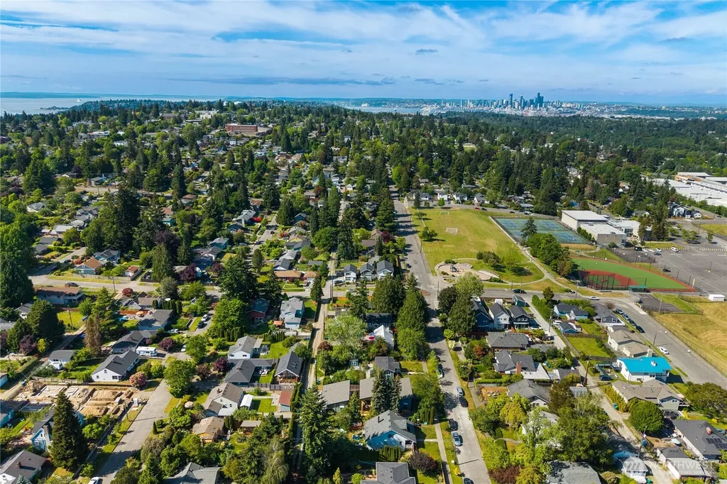8625 30th Avenue SW Seattle WA 98126