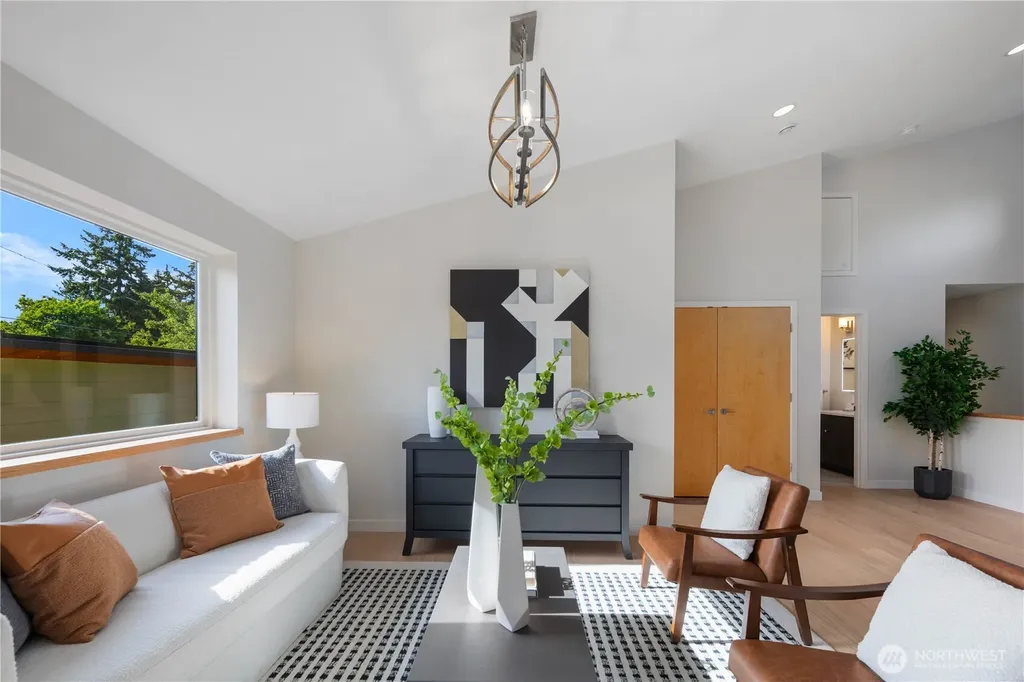 8625 30th Avenue SW Seattle WA 98126