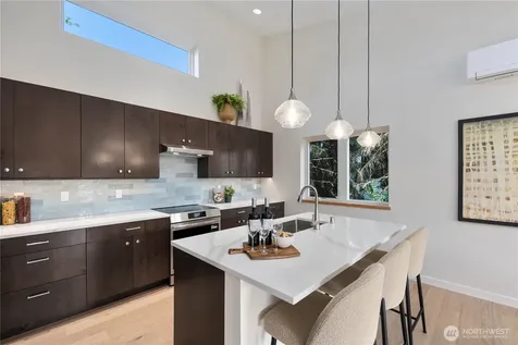 8625 30th Avenue SW Seattle WA 98126
