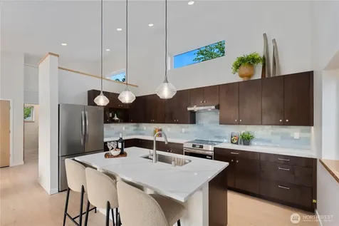 8625 30th Avenue SW Seattle WA 98126