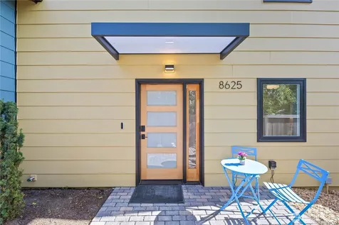8625 30th Avenue SW Seattle WA 98126