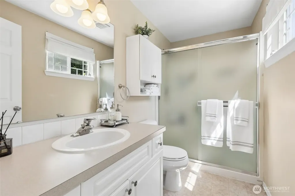 4732 Lakeshore Lane SE Olympia WA 98513