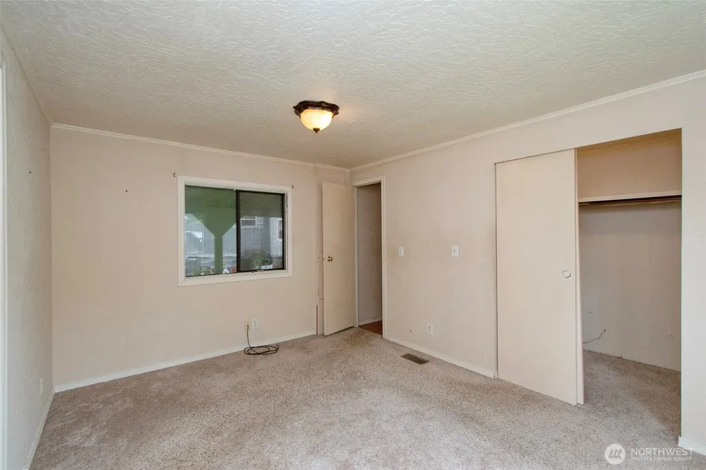 90 Baywood Village Sequim WA 98382