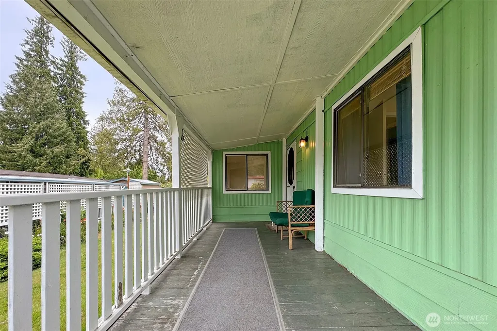90 Baywood Village Sequim WA 98382