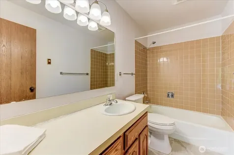 8106 53rd Avenue W Mukilteo WA 98275