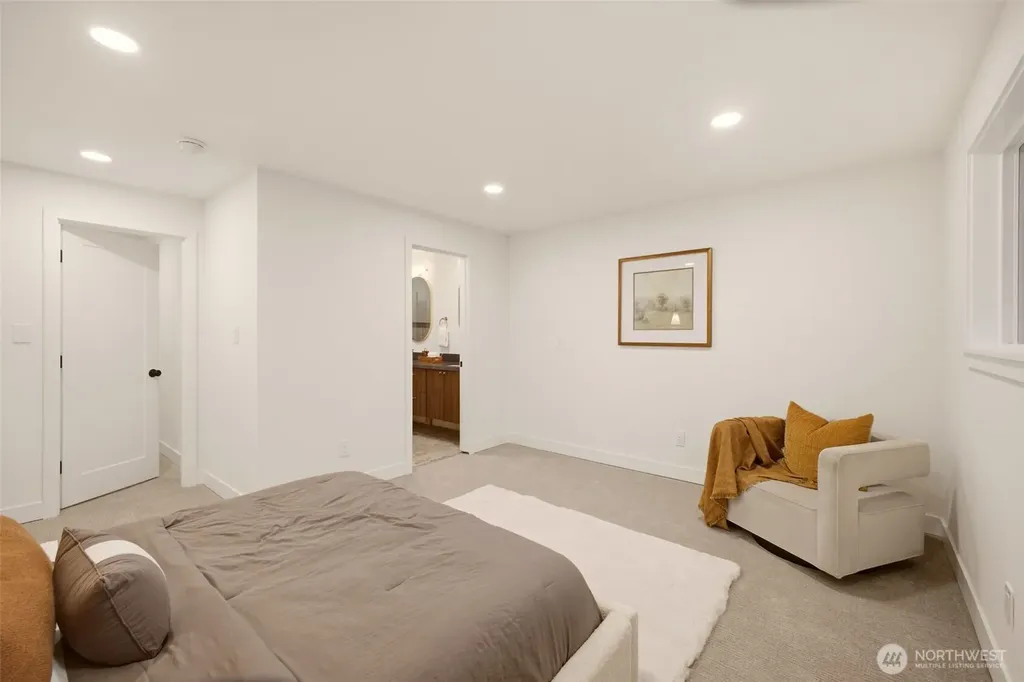 1547 NE Brockman Place Seattle WA 98125