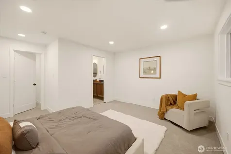 1547 NE Brockman Place Seattle WA 98125