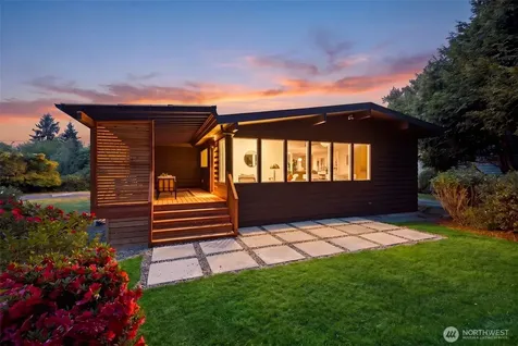 1547 NE Brockman Place Seattle WA 98125