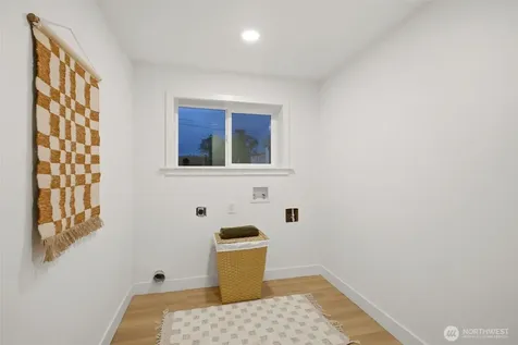1547 NE Brockman Place Seattle WA 98125