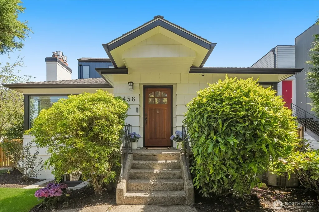 2456 3rd Avenue W Seattle WA 98119