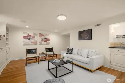 2456 3rd Avenue W Seattle WA 98119