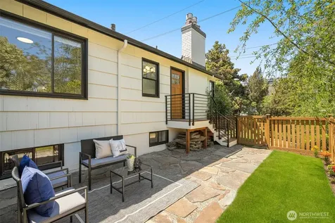 2456 3rd Avenue W Seattle WA 98119
