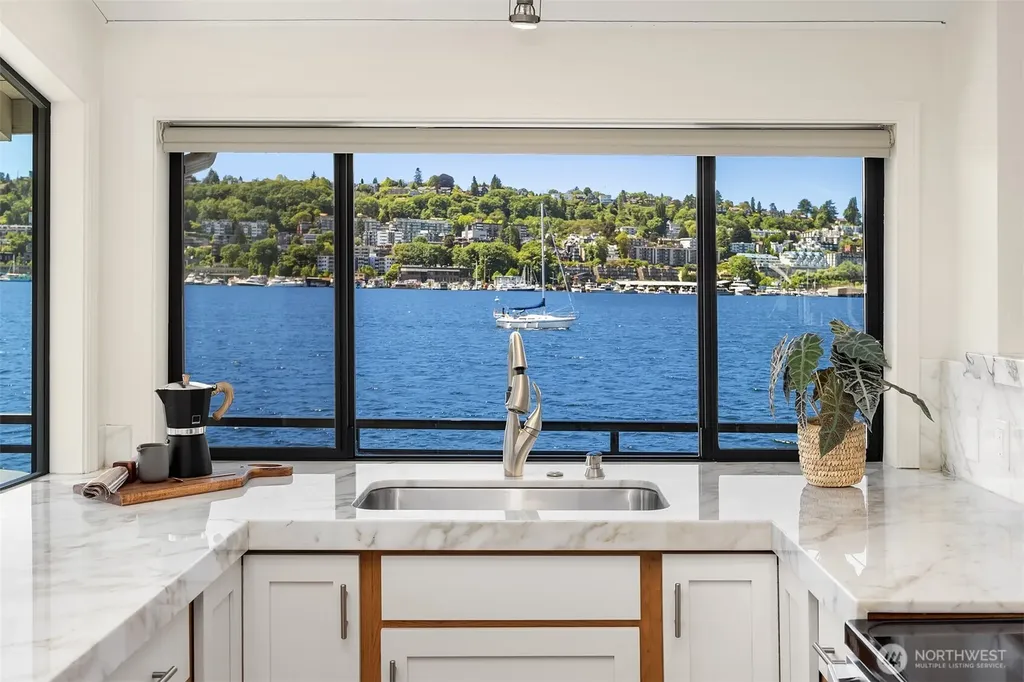 2031 Fairview Avenue E Seattle WA 98102