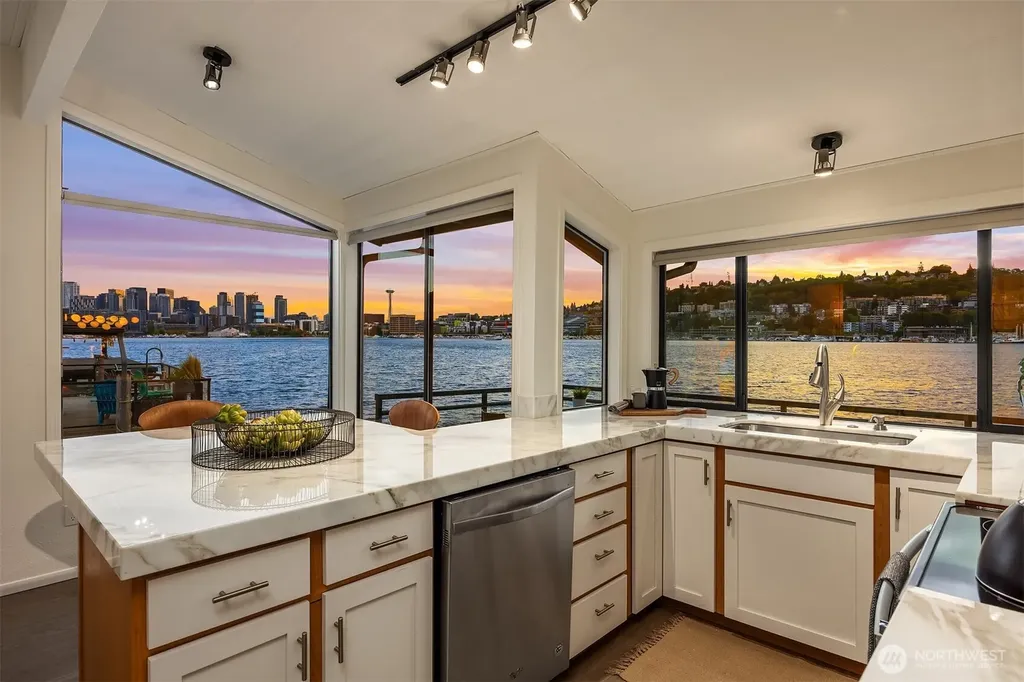 2031 Fairview Avenue E Seattle WA 98102