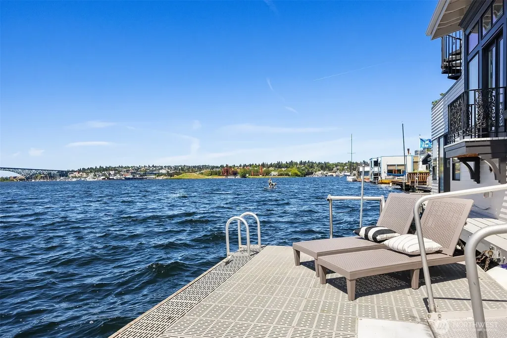 2031 Fairview Avenue E Seattle WA 98102