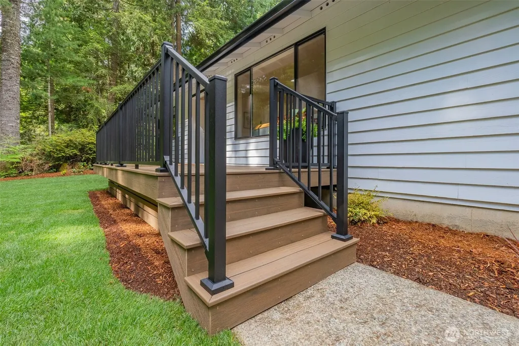 8726 NW Freddies Lane Bremerton WA 98312