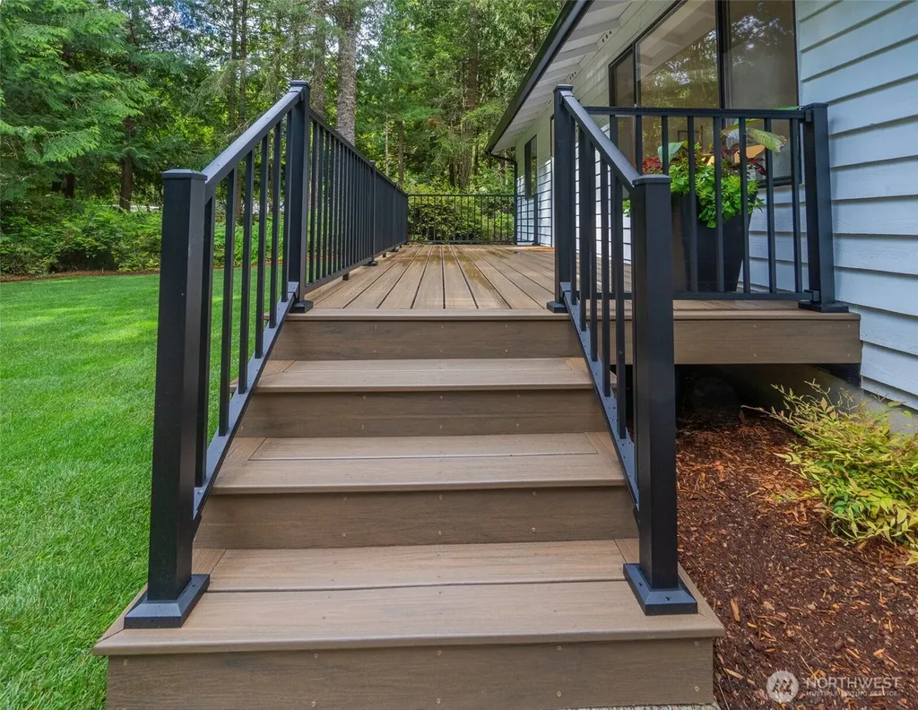 8726 NW Freddies Lane Bremerton WA 98312