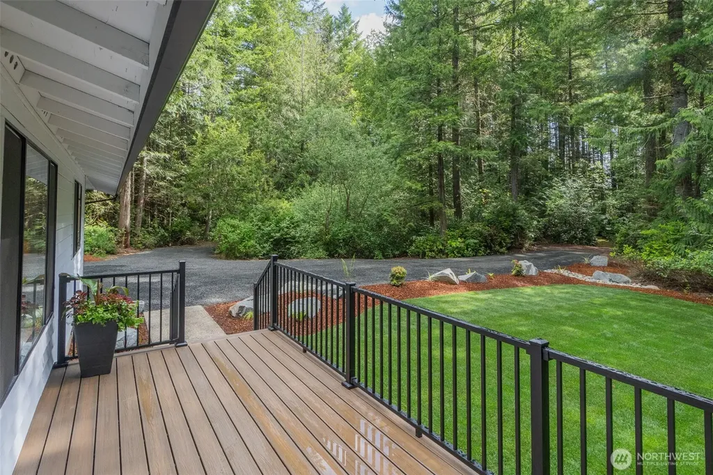 8726 NW Freddies Lane Bremerton WA 98312