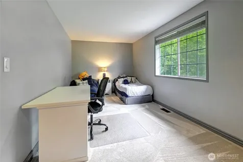 4914 Dover Street Everett WA 98203