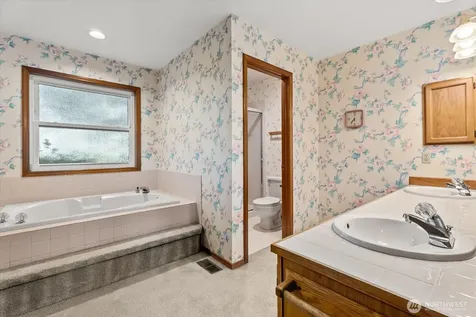 8561 135th Avenue SE Newcastle WA 98059