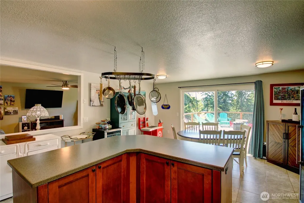 1054 NE Pennington Loop Coupeville WA 98239